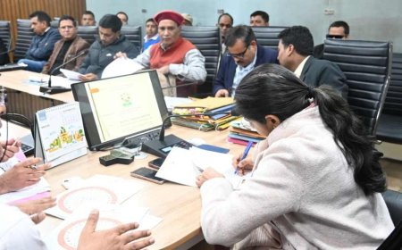 नवदुर्गा मंदिर का सौंदर्यीकरण: जिलाधिकारी की अहम बैठक संपन्न