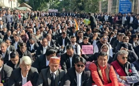 देहरादून में अधिवक्ताओं की हड़ताल, बार एसोसिएशन का समर्थन - चैंबर निर्माण की मांग