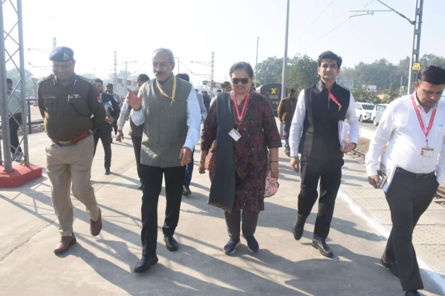काठगोदाम रेलवे स्टेशन का GM.NER ने किया विशेष निरीक्षण - पूर्वोत्तर रेलवे की नज़र विकास पर
