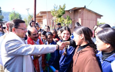 अल्मोड़ा में मुख्यमंत्री ने विद्यार्थियों से किया संवाद, 2047 का भारत बच्चों के संकल्प से बनेगा