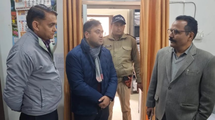 डीएम रयाल का औचक निरीक्षण: हल्द्वानी तहसील में प्रशासनिक खामियां उजागर