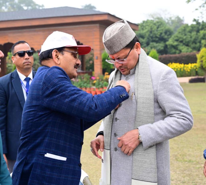 मुख्यमंत्री पुष्कर सिंह धामी ने भारतीय रेडक्रॉस सोसाइटी की आजीवन सदस्यता ग्रहण की