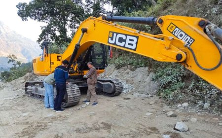 उत्तराखंड में अवैध खनन पर प्रशासन की कड़ी कार्रवाई, पोकलेन मशीन जब्त