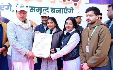 मुख्यमंत्री पुष्कर सिंह धामी ने देवभूमि में स्वदेशी संकल्प दौड़ का किया शुभारंभ, युवाओं को अपनाने का संदेश