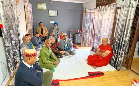 स्वामी रसिक महाराज ने मनोज जखमोला की माताजी के निधन पर जताई गहरी शोक संवेदना