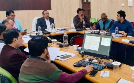 गोरखपुर में रेल सुविधाओं और राजस्व वृद्धि पर समीक्षा बैठक आयोजित