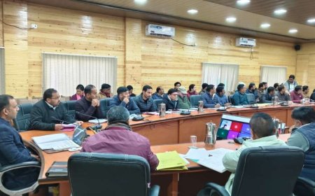उत्तराखंड: अधिकारी की बैठक में अनुपस्थिति पर सैलरी रोकी गई, डीएम की सख्ती