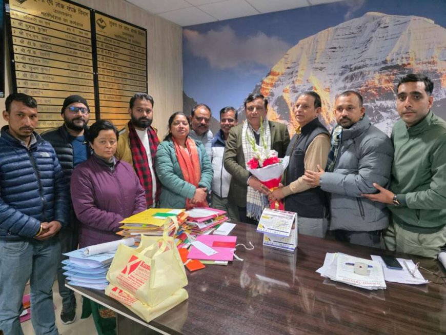 उत्तरांचल प्रेस क्लब की नव निर्वाचित कार्यकारिणी की सूचना महानिदेशक से भेंट, मुख्यमंत्री ने भवन निर्माण का दिया आश्वासन