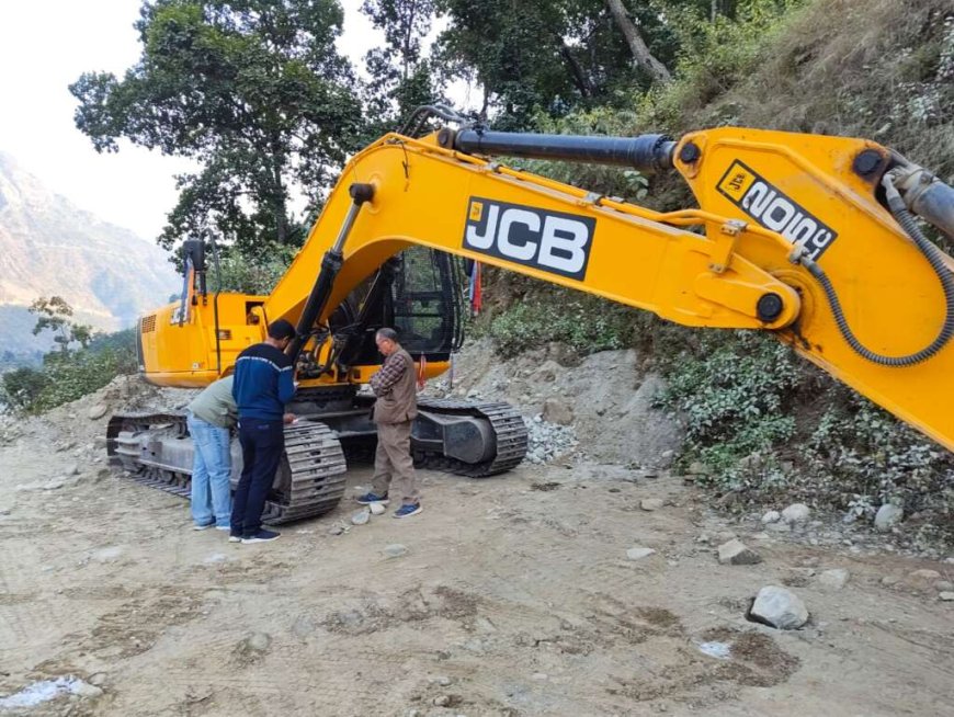 उत्तराखंड में अवैध खनन पर प्रशासन की कड़ी कार्रवाई, पोकलेन मशीन जब्त