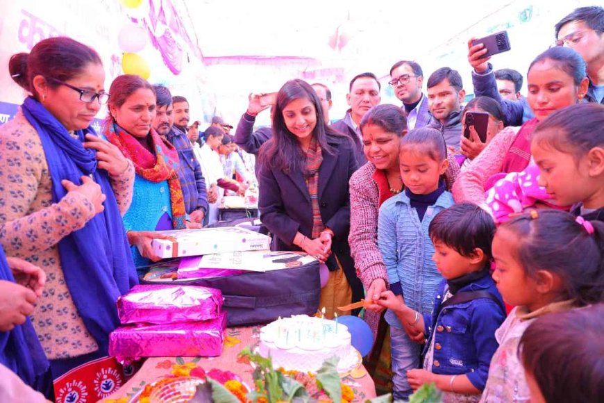 डीएम स्वाति भदौरिया ने गंगाऊं शिविर में ग्रामीणों के समस्याओं का त्वरित समाधान किया