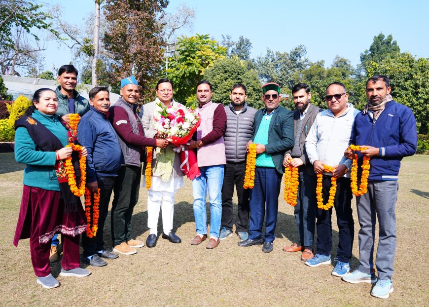 उपनल कर्मचारी संघ ने मुख्यमंत्री धामी से मिलकर 'समान कार्य-समान वेतन' के लिए कहा धन्यवाद