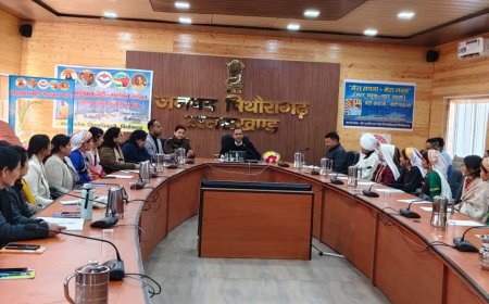 उत्तराखंड में डीएम भटगांई की अभिनव पहल: सीमांत क्षेत्र की बेटियों का आत्मविश्वास और प्रशासन से जुड़ाव
