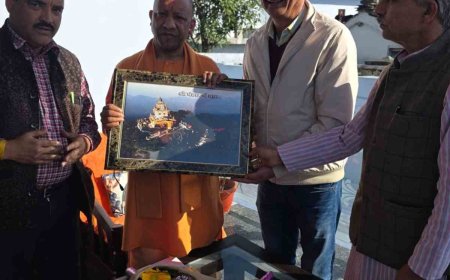 सीएम योगी आदित्यनाथ को घंटाकर्ण धाम में आमंत्रित किया गया