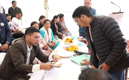 डीएम की कार्रवाई से जीवन प्रमाण पत्र का विवाद हल; डीपीआरओ का वेतन रोका गया