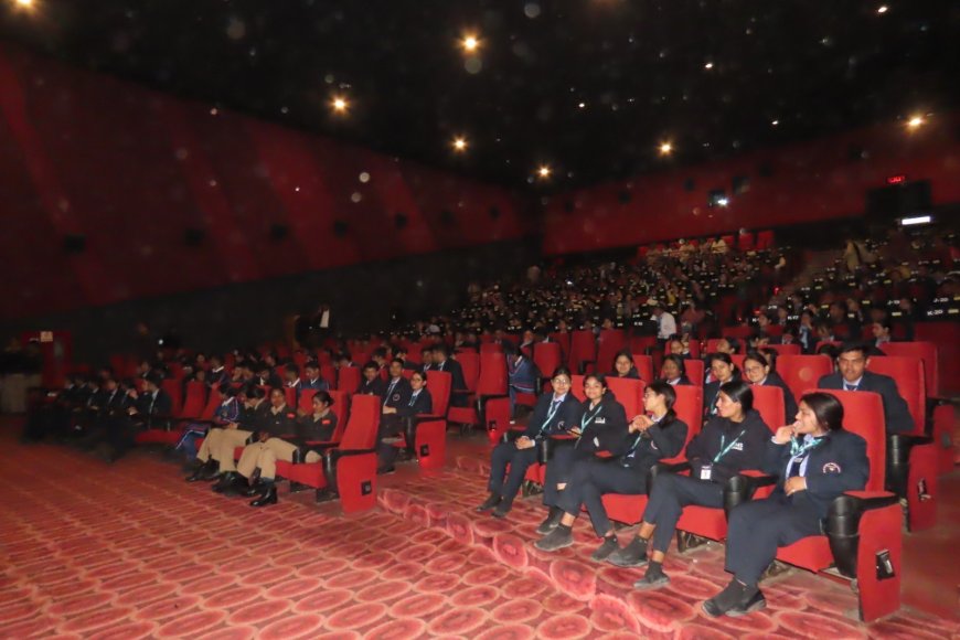 देहरादून में फिल्म “अजेय” की भव्य स्क्रीनिंग: योगी आदित्यनाथ की प्रेरणादायक कहानी