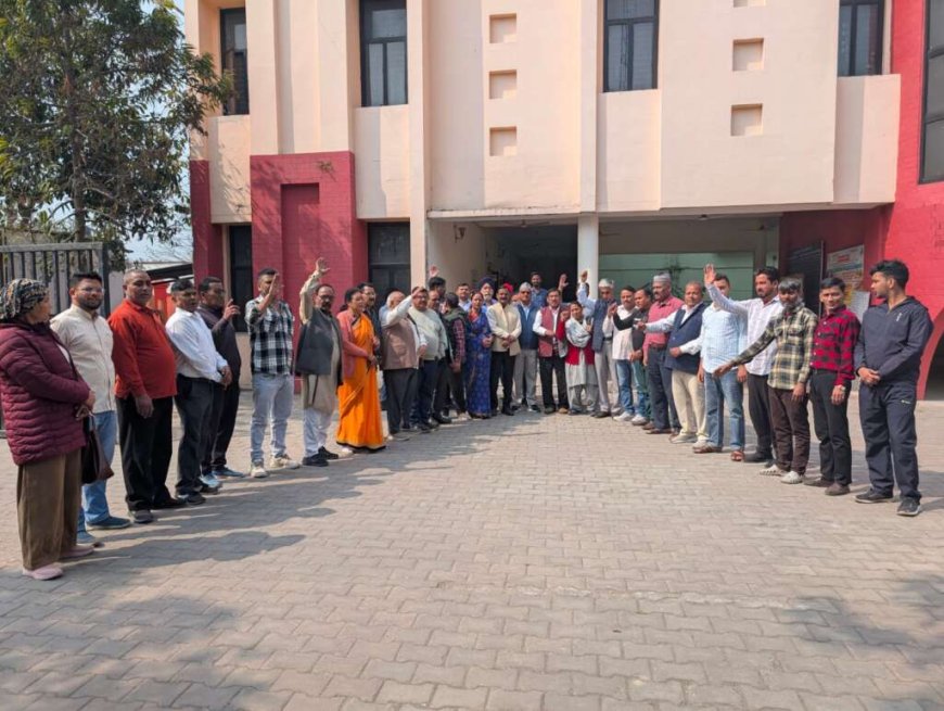देहरादून शिक्षा निदेशालय प्रकरण: कांग्रेस ने सौंपा ज्ञापन, आरोप भाजपा विधायक पर अभद्रता का