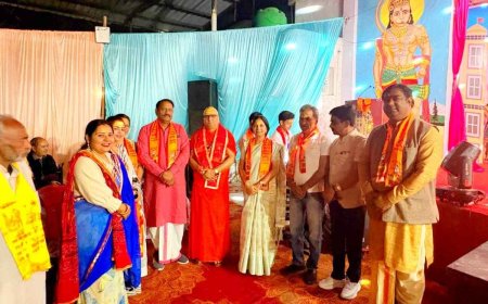 ऋषिकेश के रामलीला मैदान में स्वामी रसिक महाराज के मुख्यमंत्रित्व में भव्य होली मिलन समारोह आयोजित