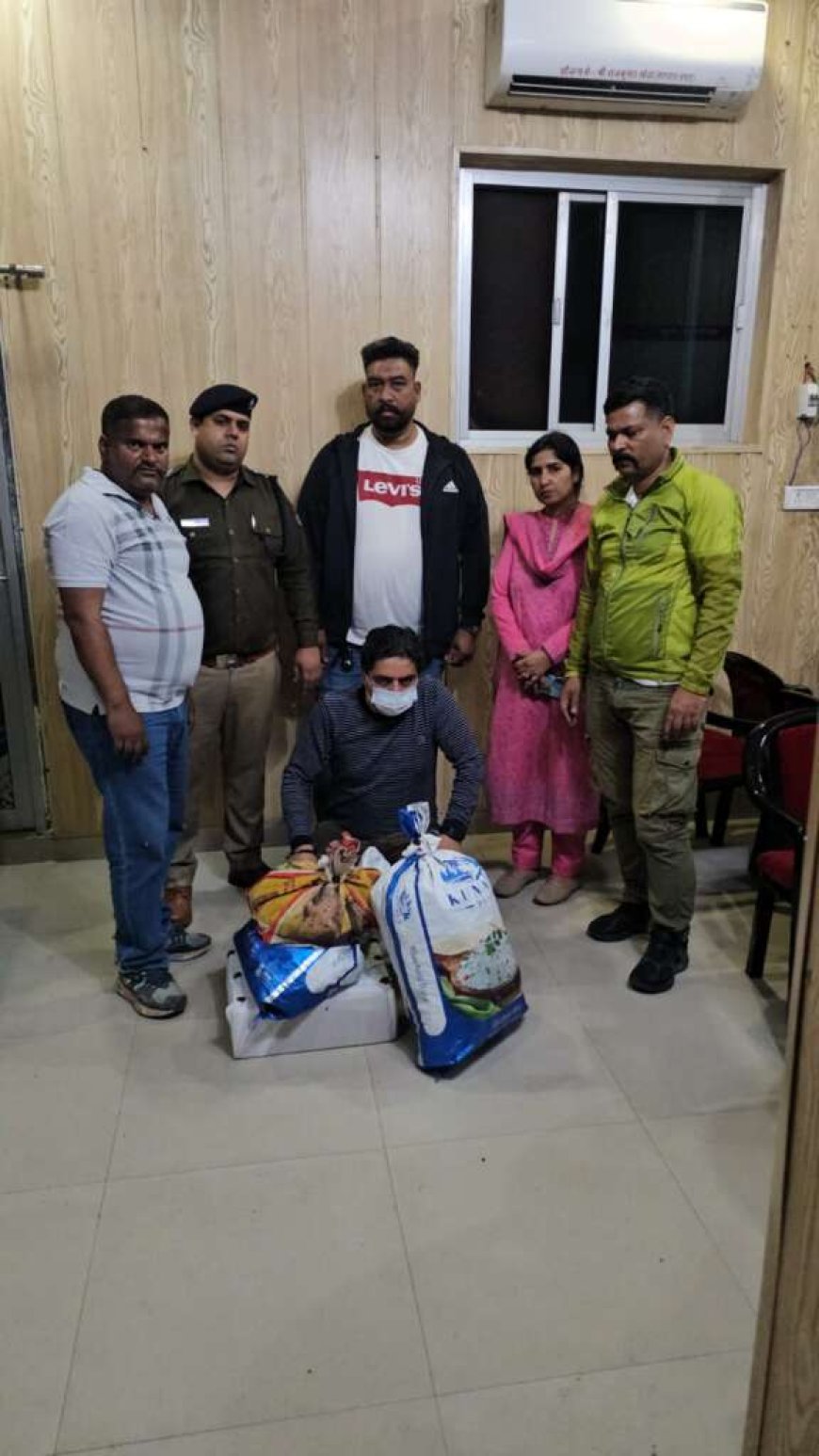 गदरपुर में नशे का राजकुमार गिरफ्तार, मेडिकल स्टोर पर एसटीएफ की छापेमारी