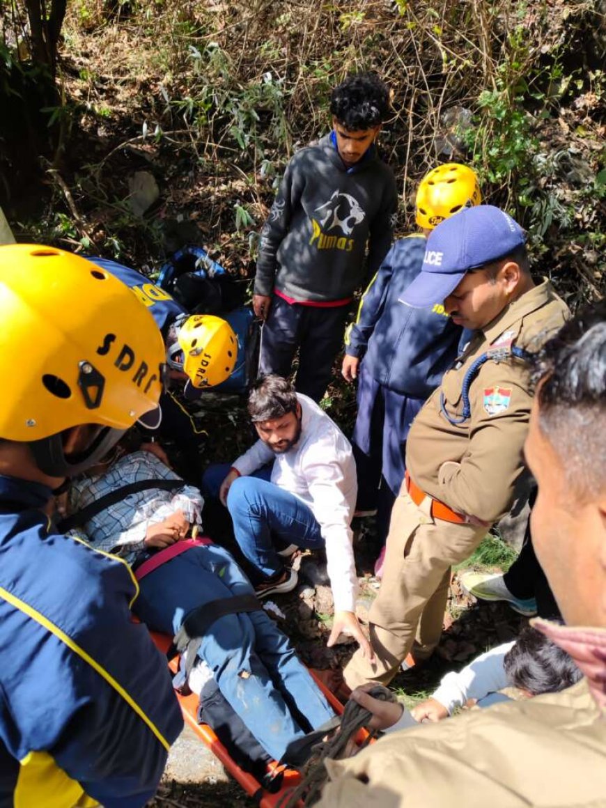 दुखद हादसा: नैनीताल में कार खाई में गिरी, दो पर्यटकों की हुई दर्दनाक मौत