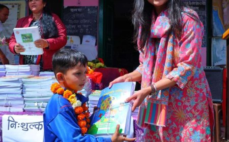 उत्तराखंड में नए शैक्षणिक सत्र का भव्य शुभारंभ: बच्चों में उत्साह और जिलाधिकारी का संवाद