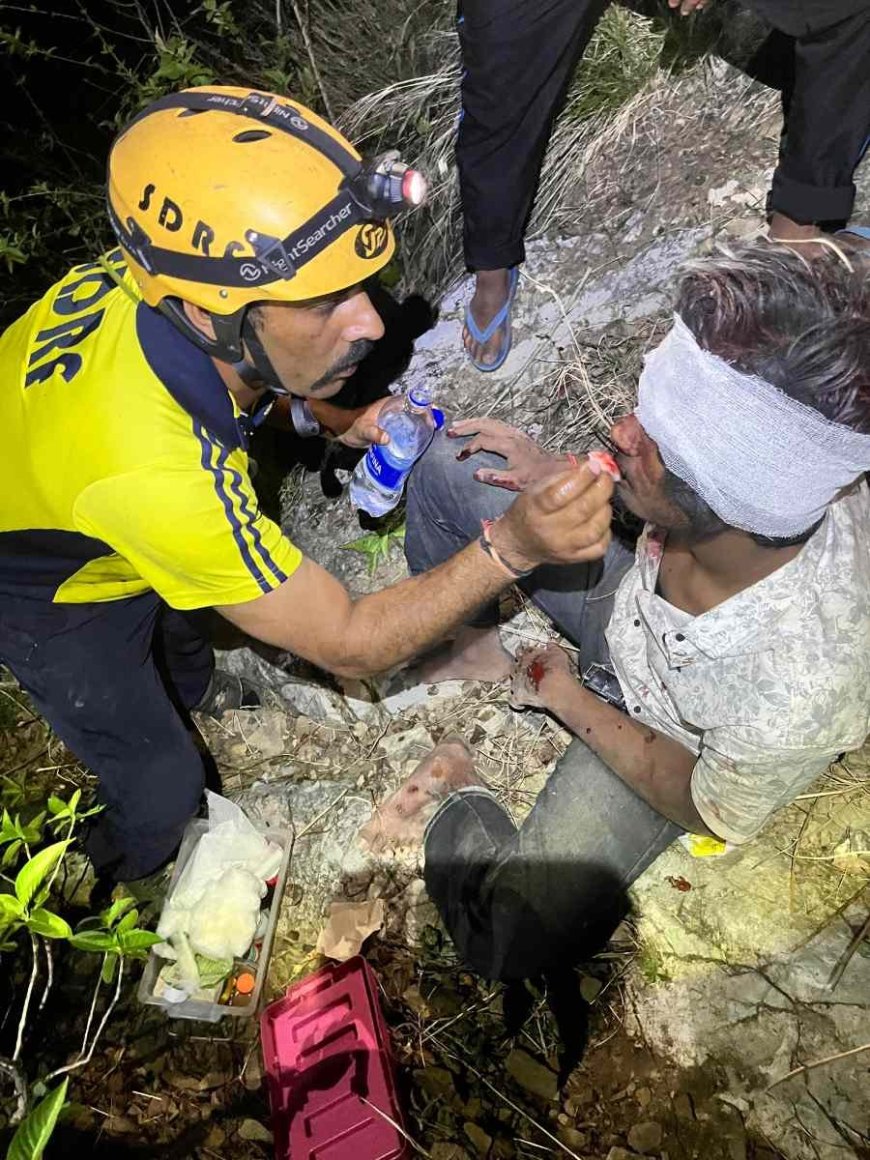 नीरगट्टू वॉटरफॉल हादसा: युवक खाई में गिरा, SDRF टीम ने किया रेस्क्यू