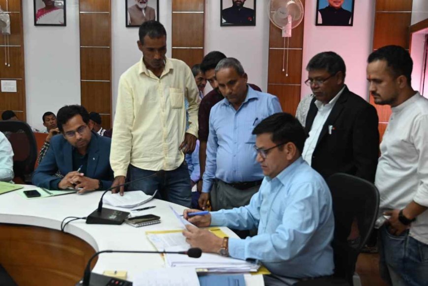 टिहरी झील रिंग रोड निर्माण के लिए भू-अर्जन पर एडीएम शैलेन्द्र ने सुनीं ग्रामीणों की आपत्तियां