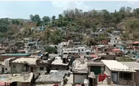 काठ बंगला बस्ती का मुद्दा: निगम की शपथ पत्र पर सबकी नज़रें