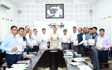 सीएम धामी ने ‘सौर जागरूकता स्मारिका पुस्तिका’ का किया विमोचन - देहरादून में ऊर्जा की नई शुरुआत