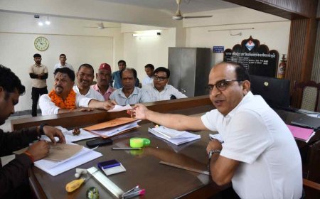नगर पालिका परिषद नरेंद्रनगर में अध्यक्ष पद के लिए 2 और सदस्य पद के लिए 17 प्रत्याशियों ने किया नामांकन