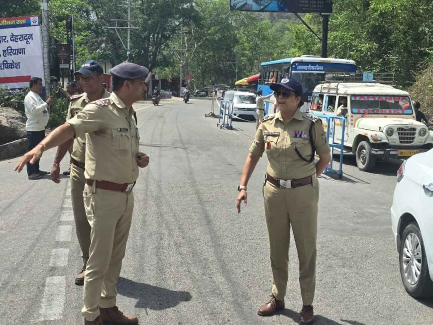 मुख्यालय से निकलकर ड्यूटी पर तैनात पुलिस कर्मियों की मदद करने मैदान में उतरे अधिकारी