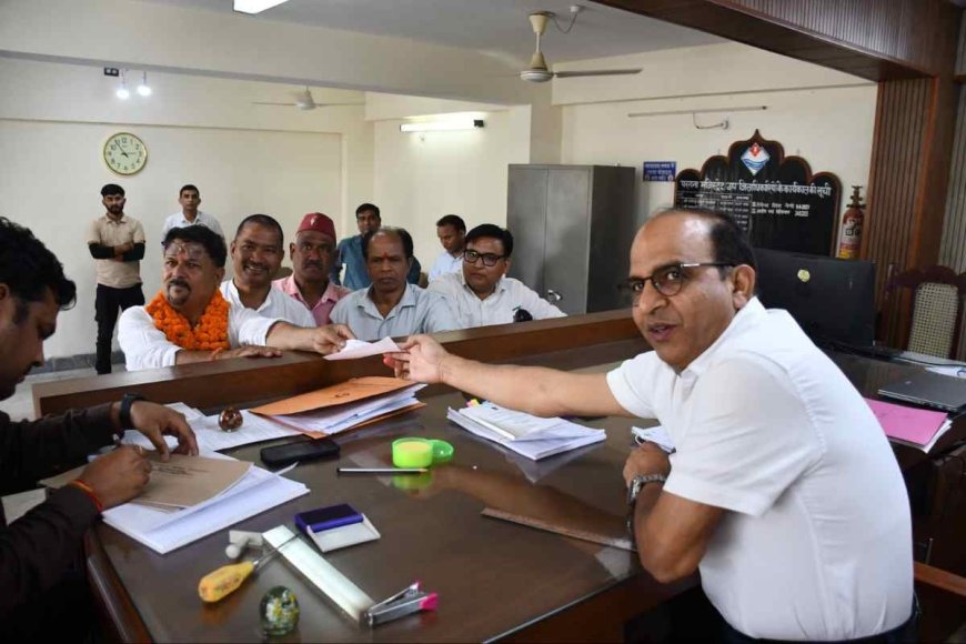 नगर पालिका परिषद नरेंद्रनगर में अध्यक्ष पद के लिए 2 और सदस्य पद के लिए 17 प्रत्याशियों ने किया नामांकन