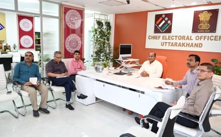 मुख्य निर्वाचन अधिकारी ने दी मतदाता पुनरीक्षण की दिशा-निर्देश, घर पर अनुपस्थित मतदाताओं के लिए बीएलए और बीएलओ की सहयोग की आवश्यकता
