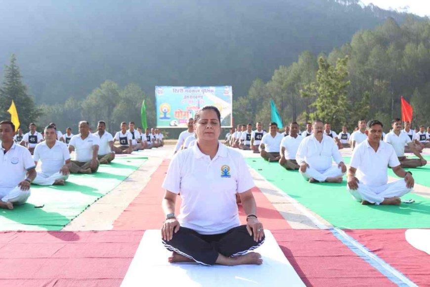 रिजर्व पुलिस लाइन चंबा में एसएसपी श्वेता चौबे के नेतृत्व में हुआ 12वां अंतर्राष्ट्रीय योग दिवस