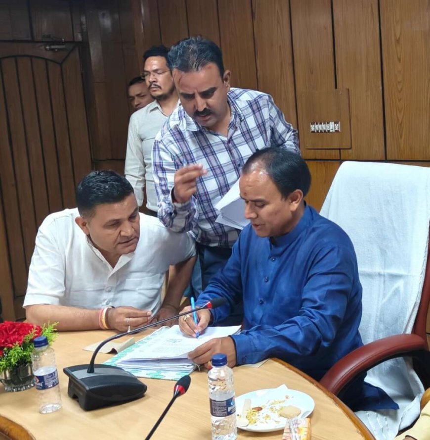 शिक्षकों के रिक्त पदों को भरे जाने की प्रक्रिया तेज, शिक्षा मंत्री से मिले राम सिंह कैड़ा - देहरादून बड़ी खबर