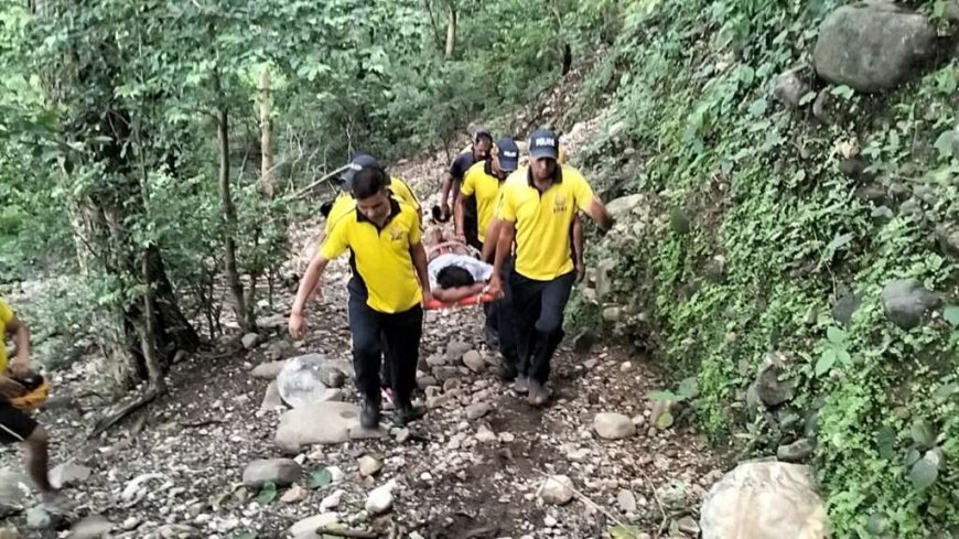 देहरादून के सेल्फी पॉइंट में नैनीताल के युवक का गहरा खाई में गिरना, SDRF ने किया सफल रेस्क्यू