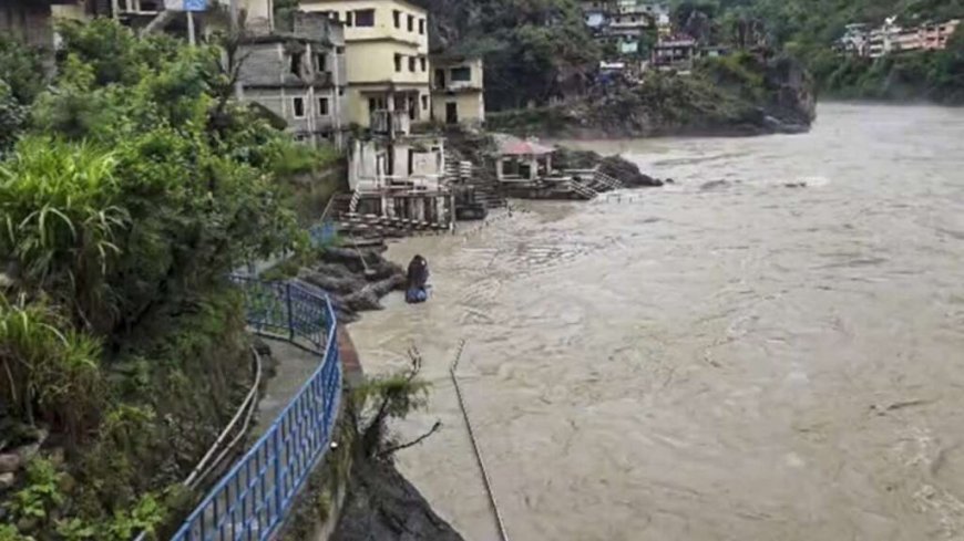 उत्तराखंड में भारी बारिश के बाद नदियों का जलस्तर बढ़ने की चेतावनी