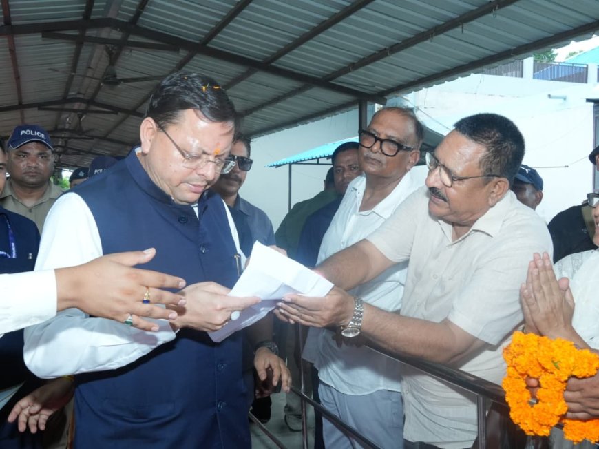 मुख्यमंत्री पुष्कर सिंह धामी ने जनसमस्याओं के समाधान के लिए दिए अधिकारियों को सटीक निर्देश